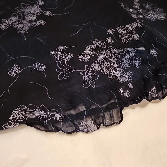 SAG HARBOR WOMEN'S SKIRT,   SIZE  18. DARK BLUE. - Picture 2 of 10